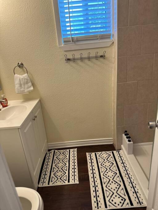 Walk To The Alamodome! Sleeps 6, Pet Friendly Apartment San Antonio Exterior photo