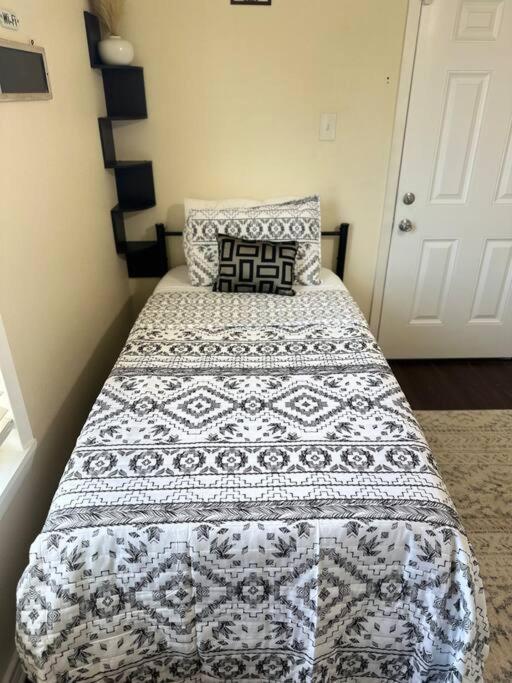 Walk To The Alamodome! Sleeps 6, Pet Friendly Apartment San Antonio Exterior photo