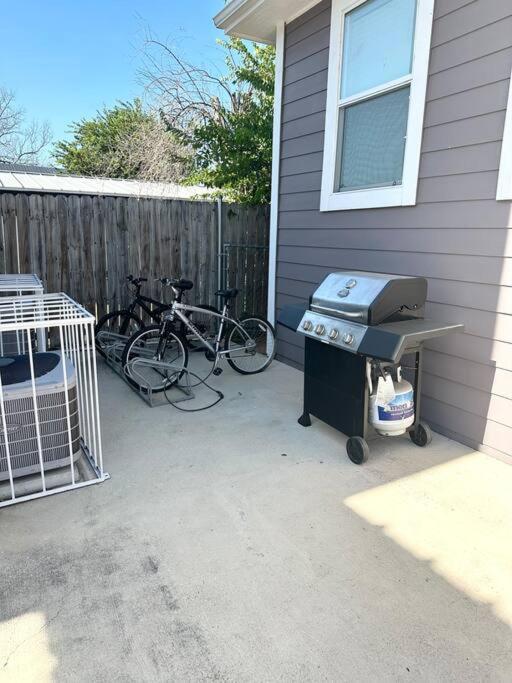Walk To The Alamodome! Sleeps 6, Pet Friendly Apartment San Antonio Exterior photo