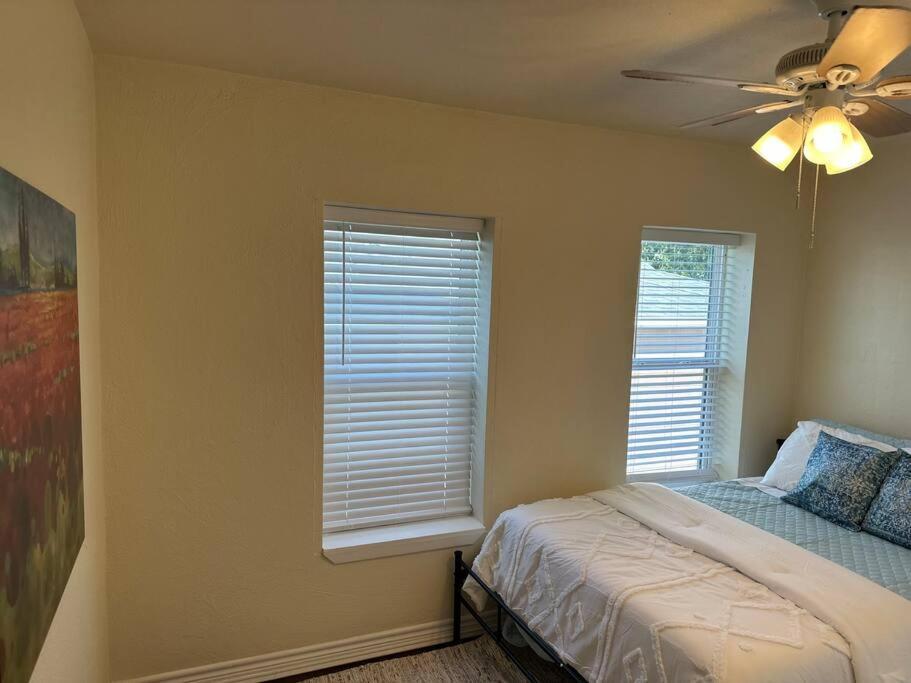 Walk To The Alamodome! Sleeps 6, Pet Friendly Apartment San Antonio Exterior photo